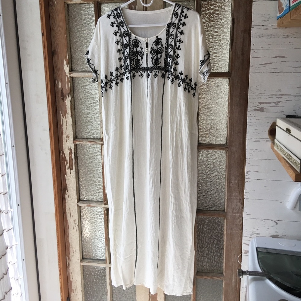 Embroidered dress, OS